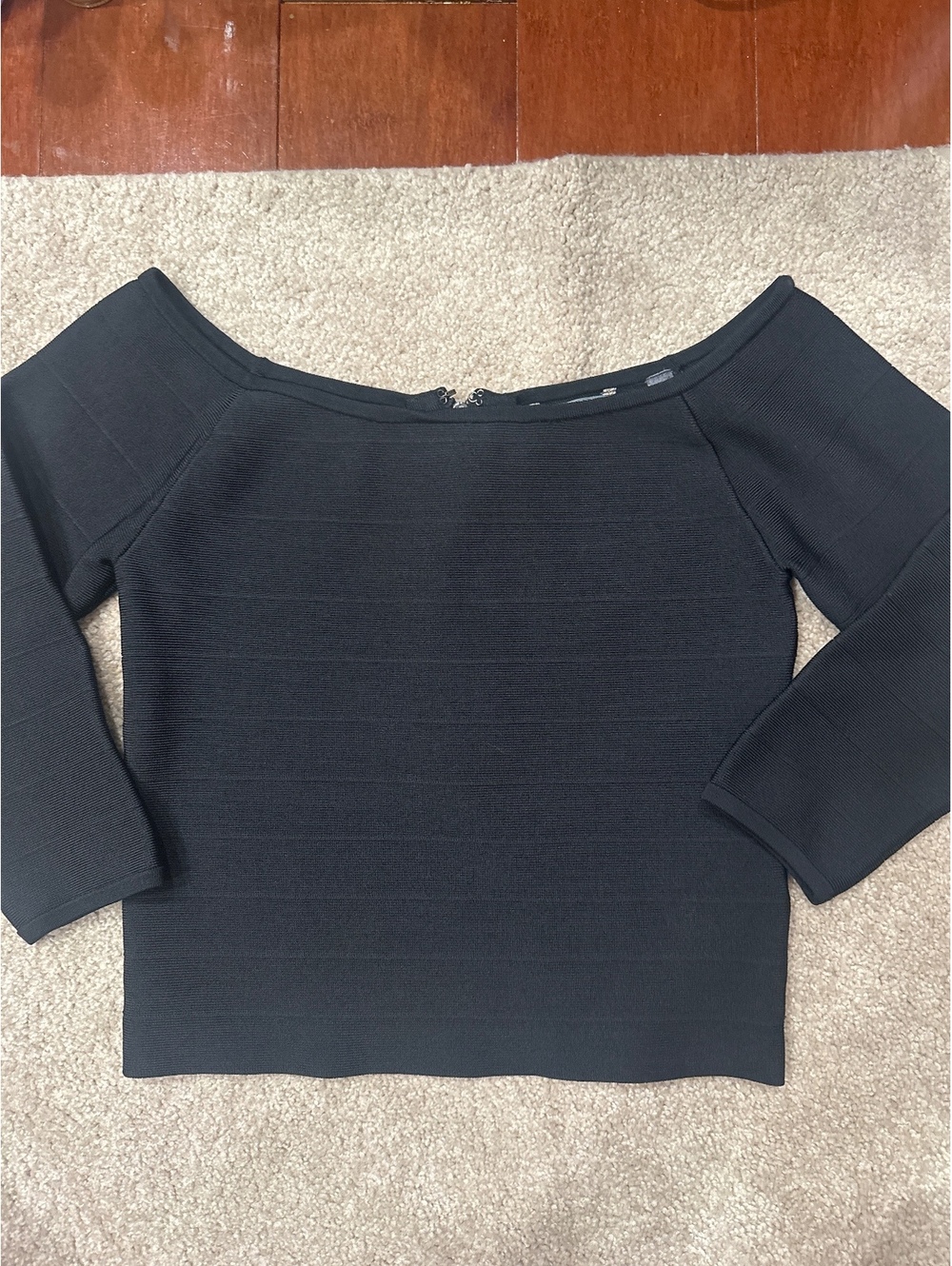 (5)Guess Black Off-Shoulder Long Sleeve Top Size M